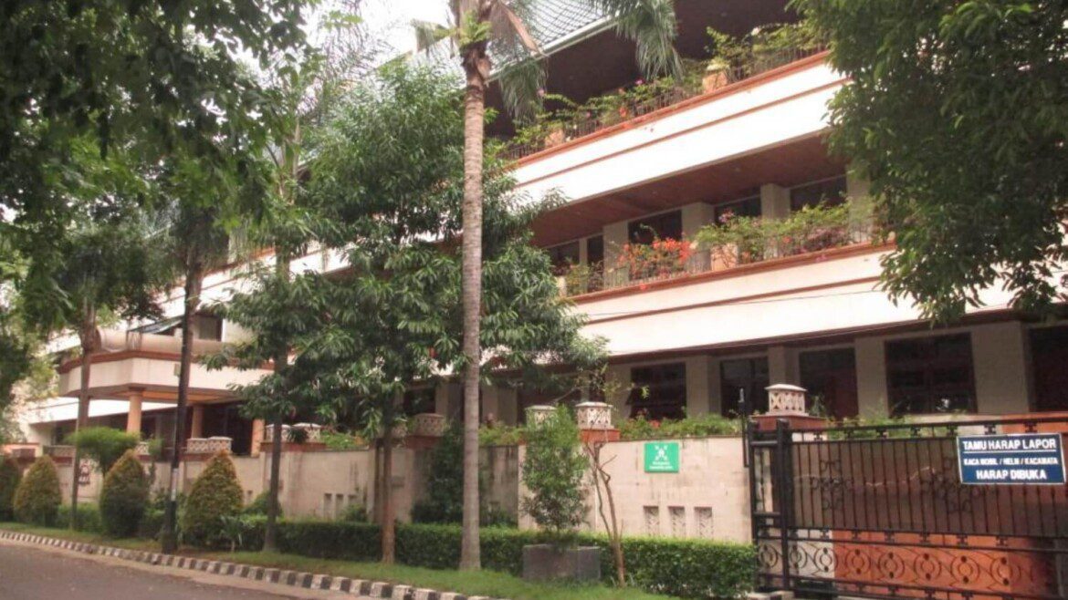 Wijaya Executive Mansion low Rise Apartment Building
